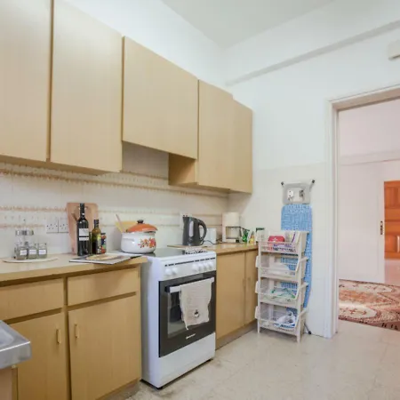 Sunny Family By The Hébergement de vacances