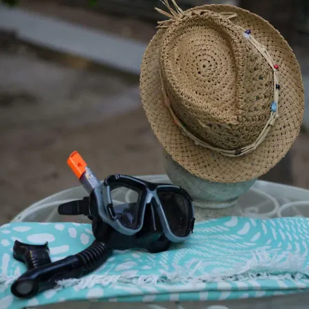 Sunny Family By The Nyaraló Limassol