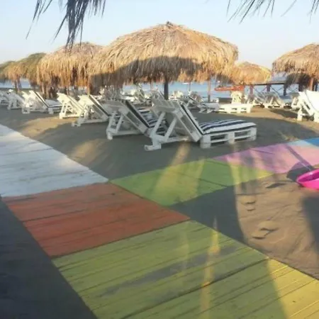 Sunny Family By The Hébergement de vacances