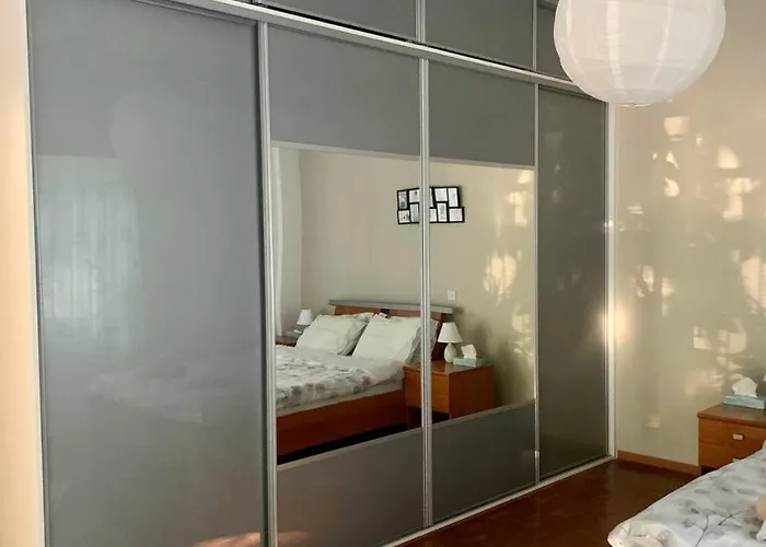 Sunny Family By The Сasa de vacaciones